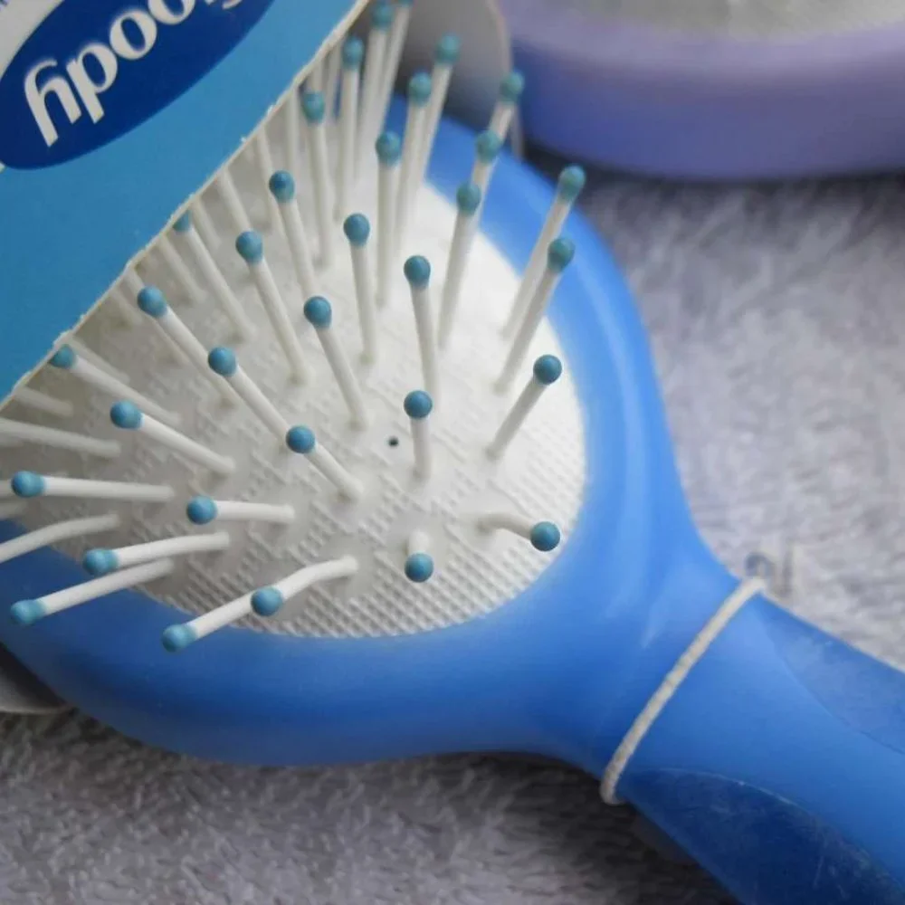 Goody Cushion Styling Hair Brush Extra Grip 2002 USA Lilac Blue Full Size Style